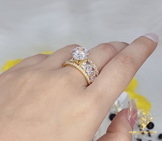 NHẪN ĐÁ TRẮNG VIỀN HỘT 