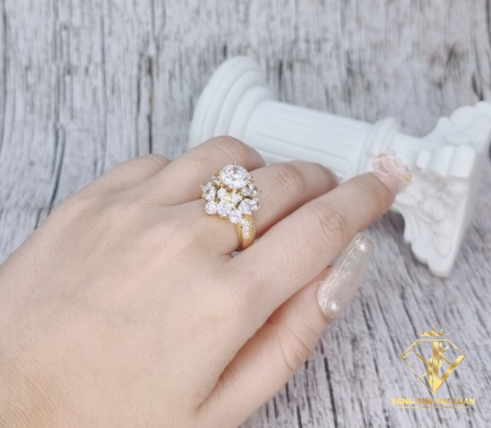NHẪN ĐÁ TRẮNG TO 