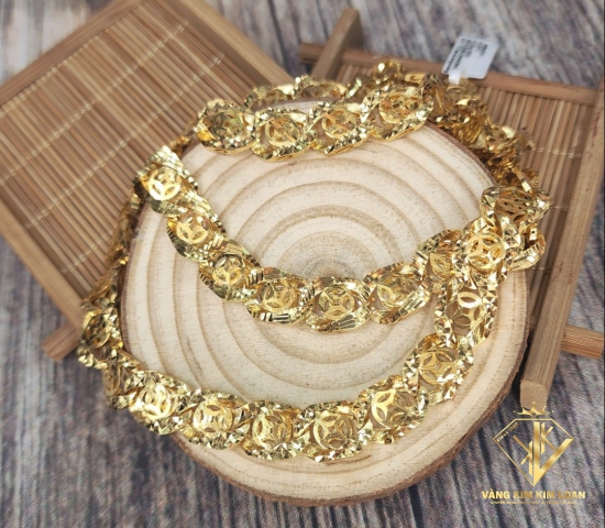 Dây chuyền bản to  xoắn 