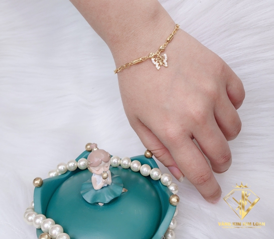 Lắc tay cánh bướm 
